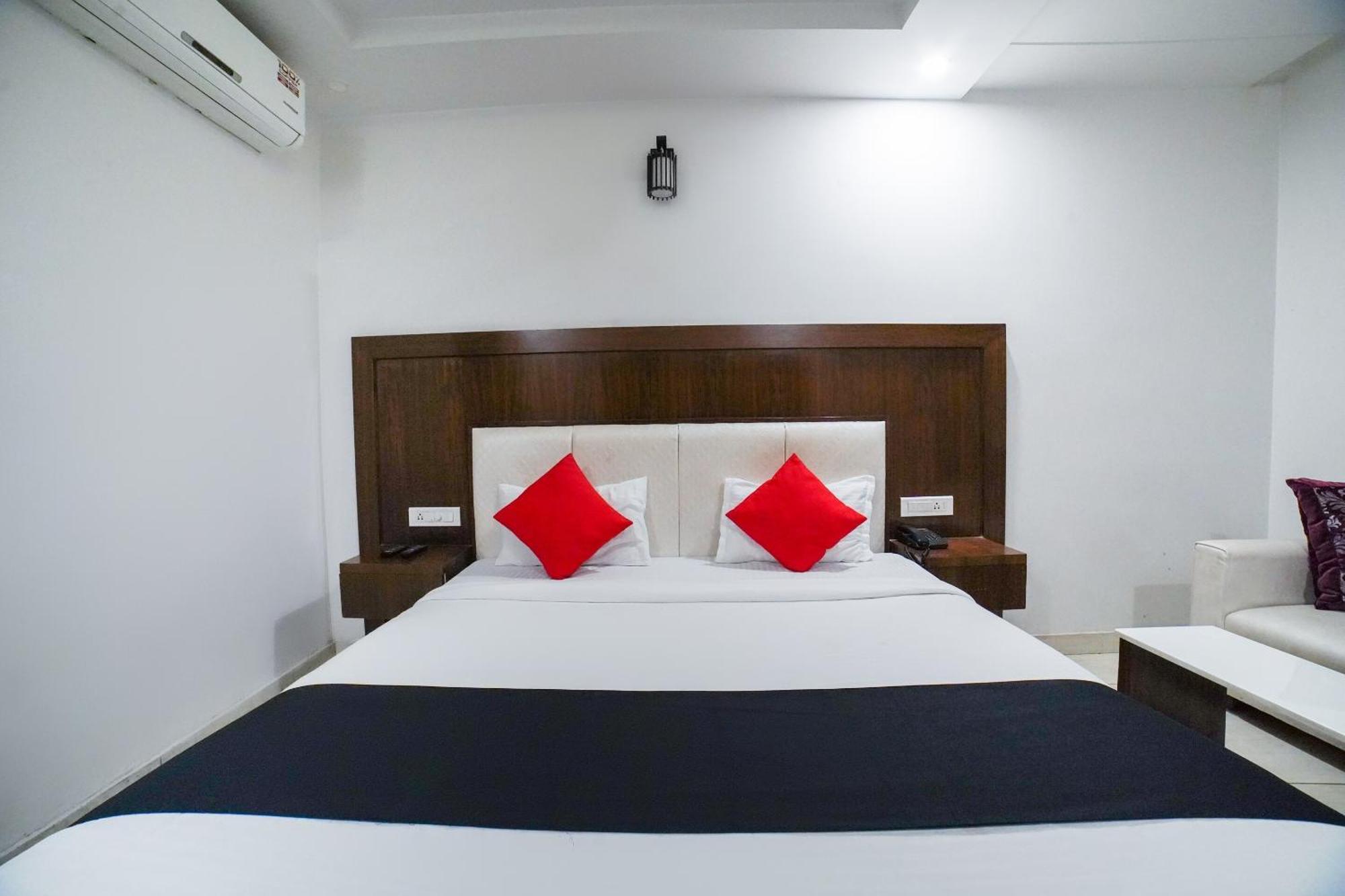Collection O Prem Ratna Hotel Dehradun Exterior photo