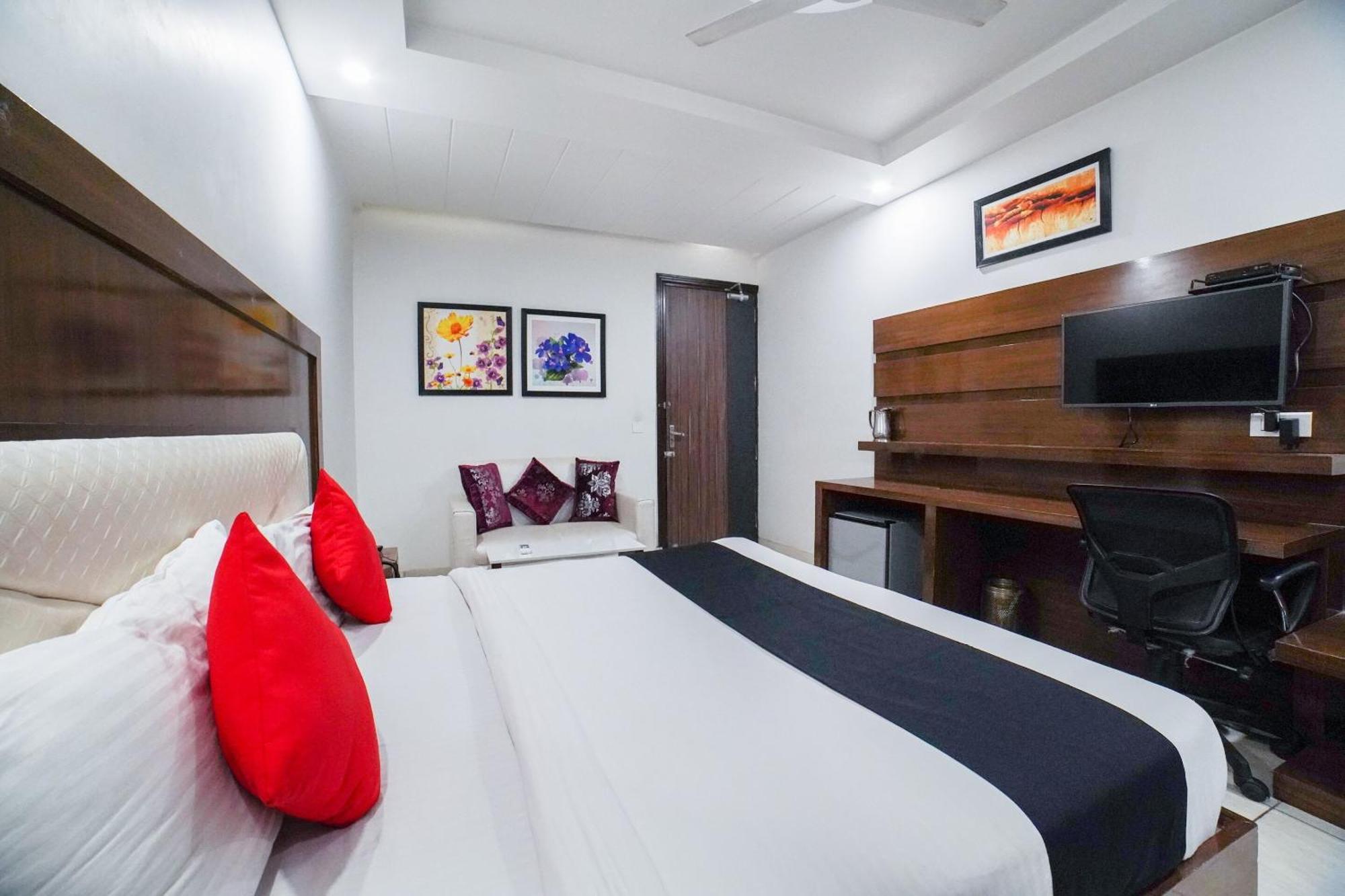 Collection O Prem Ratna Hotel Dehradun Exterior photo