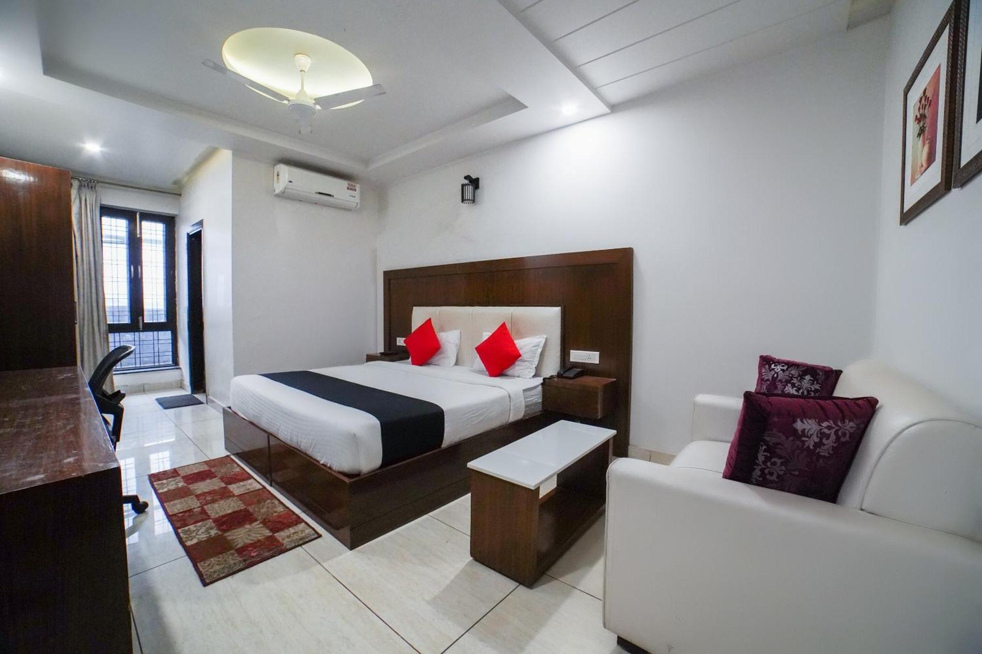 Collection O Prem Ratna Hotel Dehradun Exterior photo
