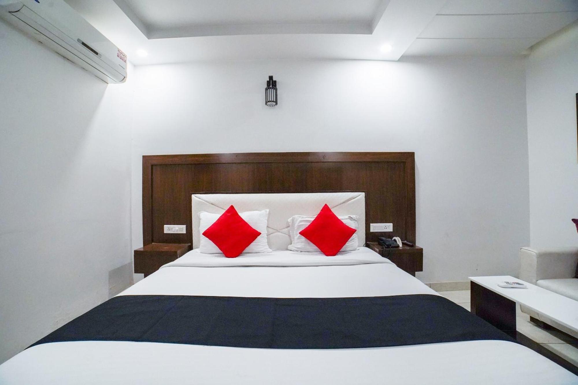 Collection O Prem Ratna Hotel Dehradun Exterior photo