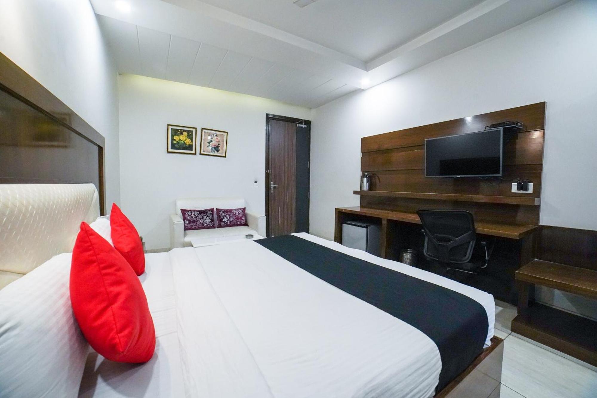 Collection O Prem Ratna Hotel Dehradun Exterior photo